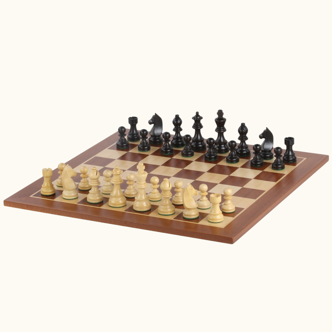 Schackset i trä med mahognybräde – No. 5 & 6
