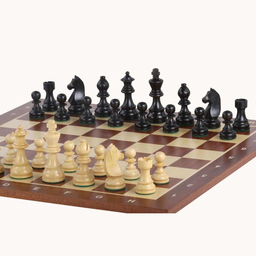 Schackset i trä med mahognybräde – No. 5 & 6