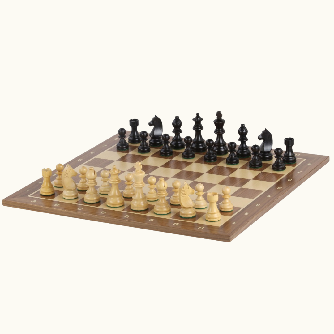 Schackset i trä med valnötsbräde – No. 5 & 6