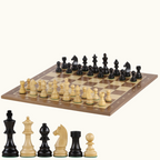Schackset i trä med valnötsbräde – No. 5 & 6