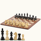 Schackset i trä med bräde i paduk & lönn – No. 5 & 6