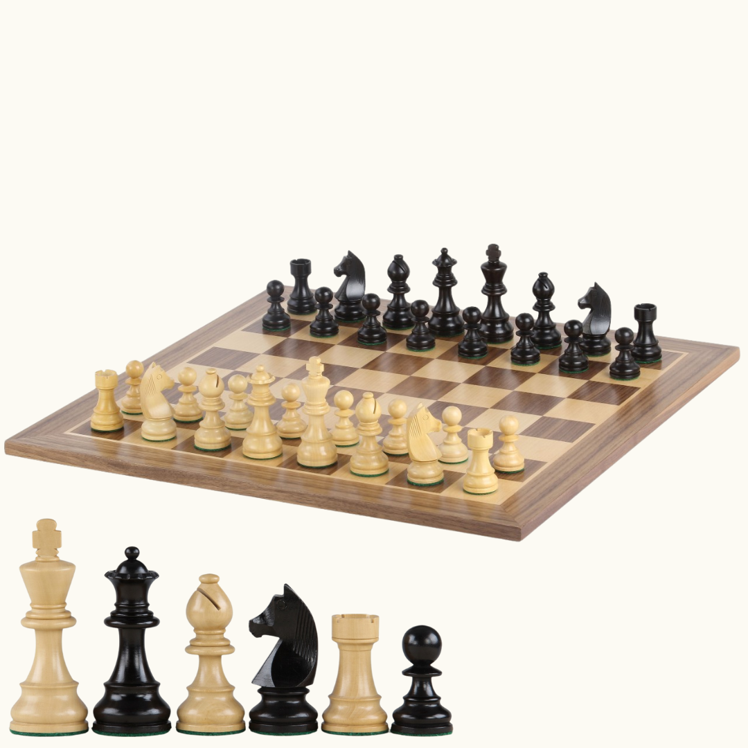 Schackset i trä med valnötsbräde – No. 5 & 6