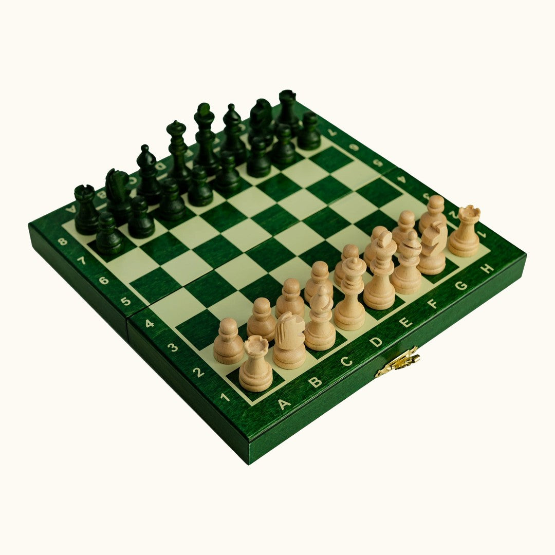 Magnetiskt mini schackset – Bok & Björk – 20 cm – grön