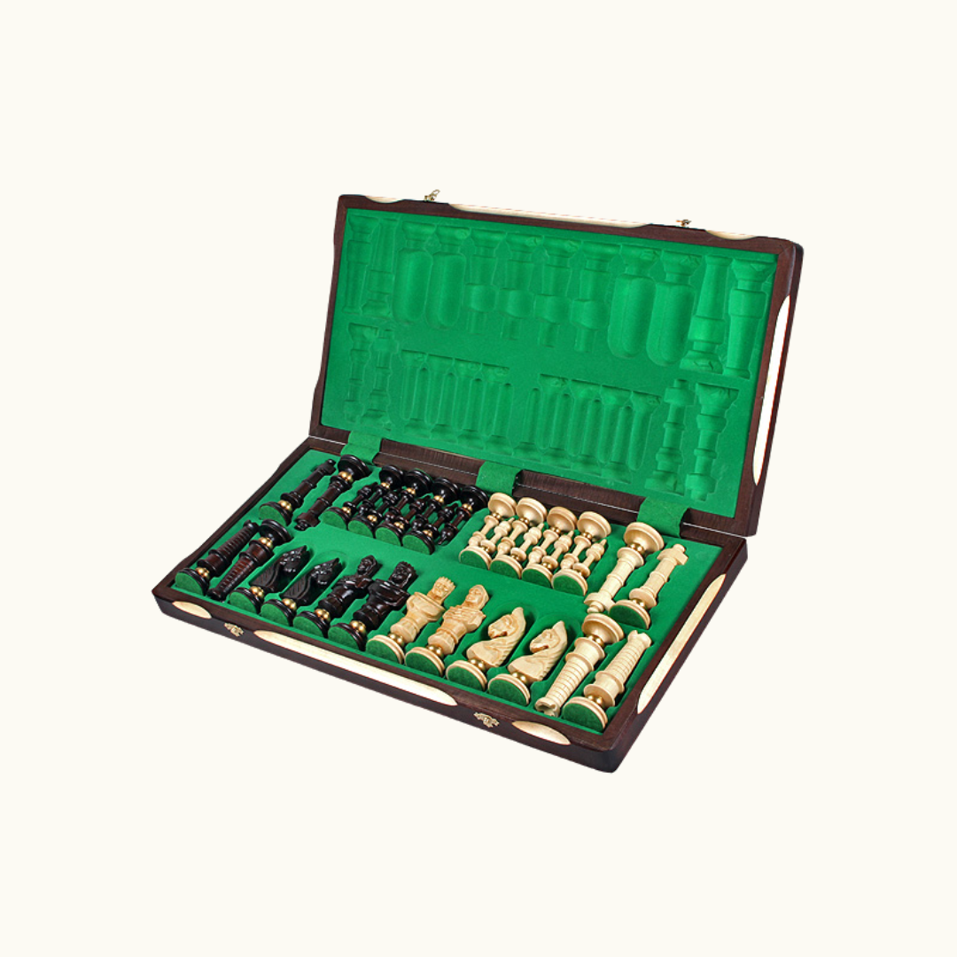 Hopfällbart schackset med handgjorda pjäser i ek och lönn – Royal De Lux – 65 cm