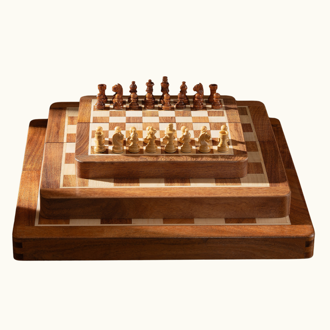 Magnetiskt fällbart schackset – Akacia & buxbom – 18, 25 & 30 cm