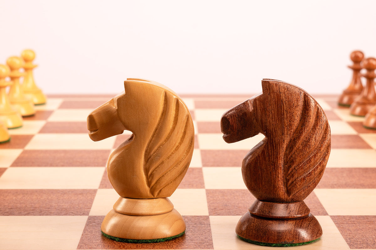 Schackpjäser – Queen's Gambit 1957 – 95 mm (No. 6) – akacia & buxbom